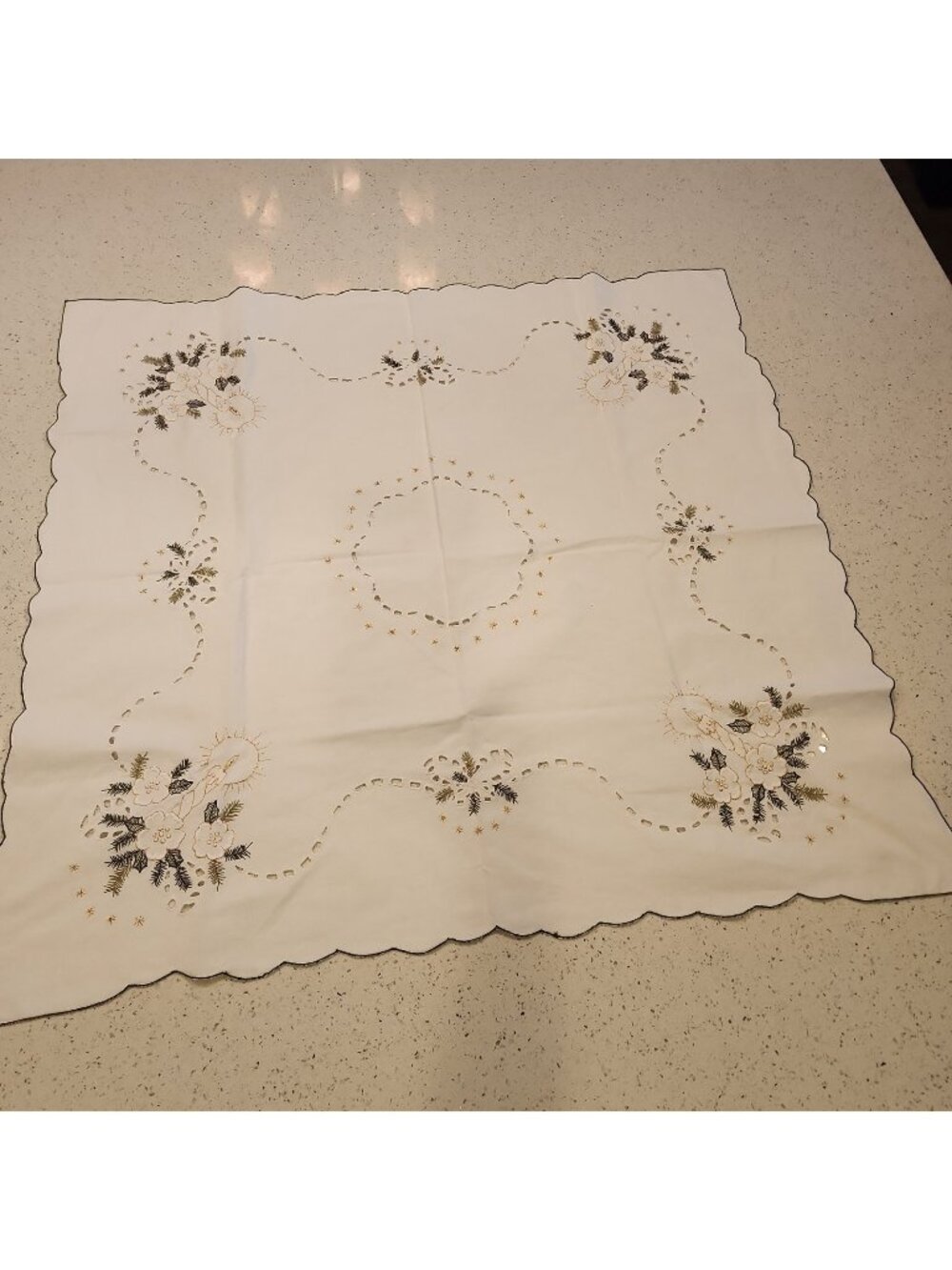 Vintage Madeira  Embroidery Cutwork Baumwolle Christmas Tablecloth 31"
